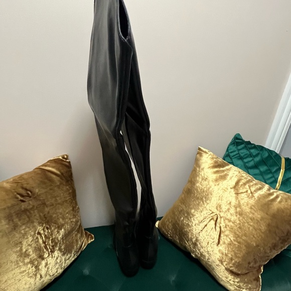 Azalea Wang thigh high boots - Picture 5 of 11